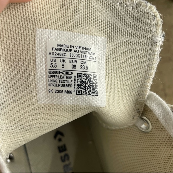 Girls Sz 5.5 White Chuck Taylor All Star Eva Leather Platforms - Picture 8 of 9